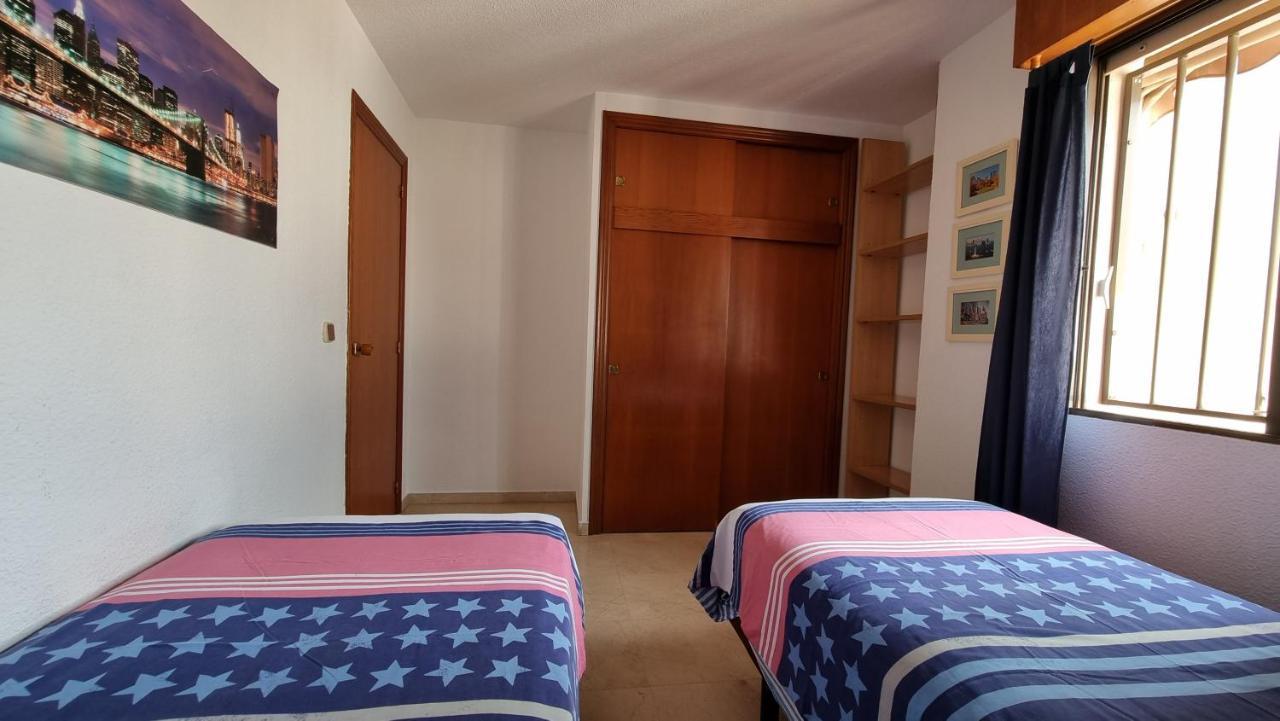 Atico Con Terraza Y 2 Habitaciones En Casco Antiguo Benidorm Eksteriør billede