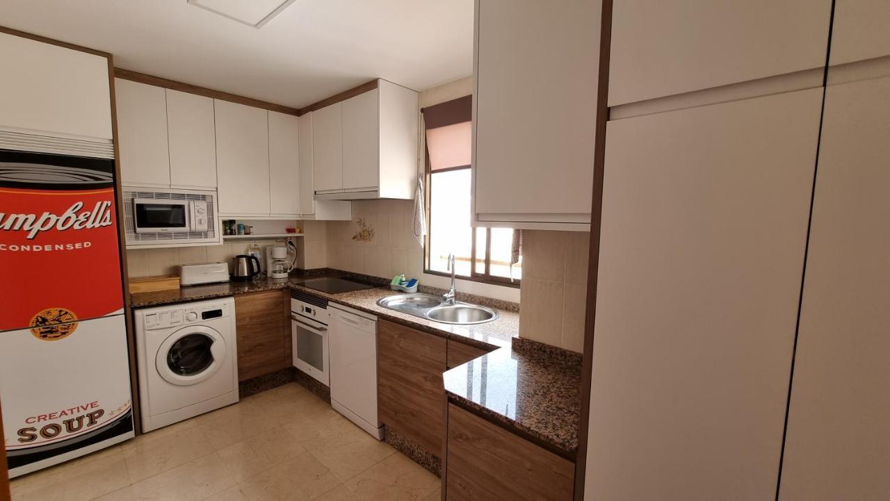 Atico Con Terraza Y 2 Habitaciones En Casco Antiguo Benidorm Eksteriør billede
